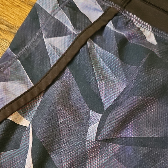 lululemon atheletica Drop It Low athletic shorts Pretty Prism Multi Black print - Picture 8 of 10